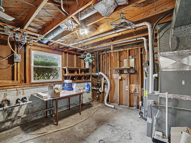 1825 Oak Park Drive, Muskegon, MI 49442