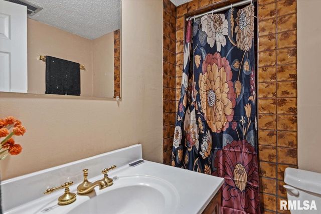 3501 W Iles Avenue, Springfield, IL 62711