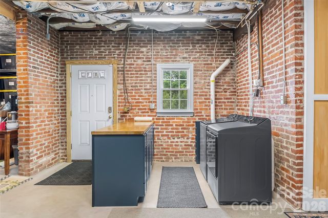 9 Crescent Drive, Marion, NC 28752