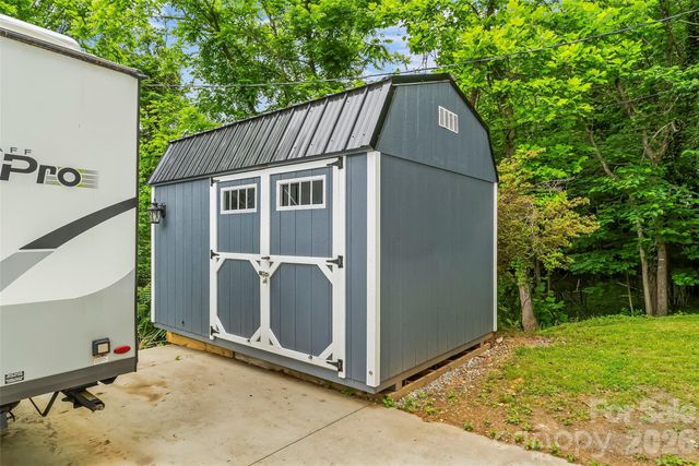 9 Crescent Drive, Marion, NC 28752
