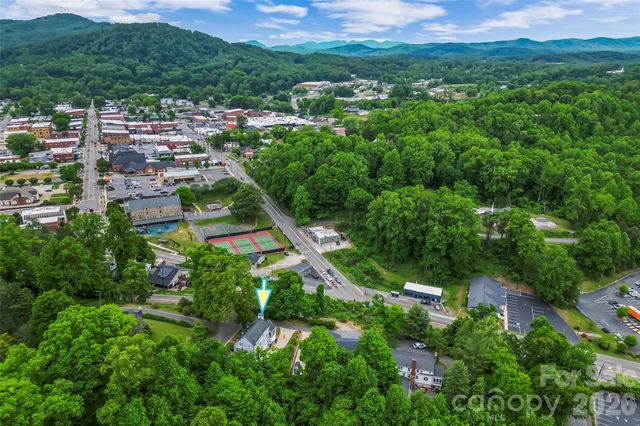 9 Crescent Drive, Marion, NC 28752