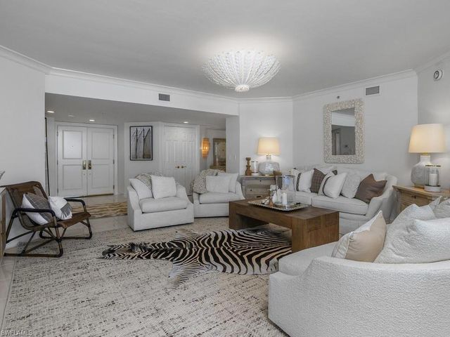 4021 Gulf Shore BLVD N 1103, Naples, FL 34103