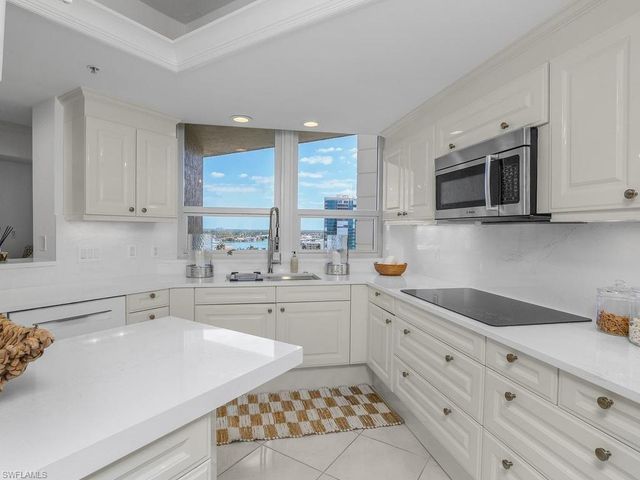 4021 Gulf Shore BLVD N 1103, Naples, FL 34103