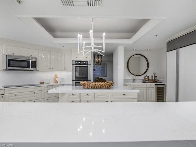 4021 Gulf Shore BLVD N 1103, Naples, FL 34103