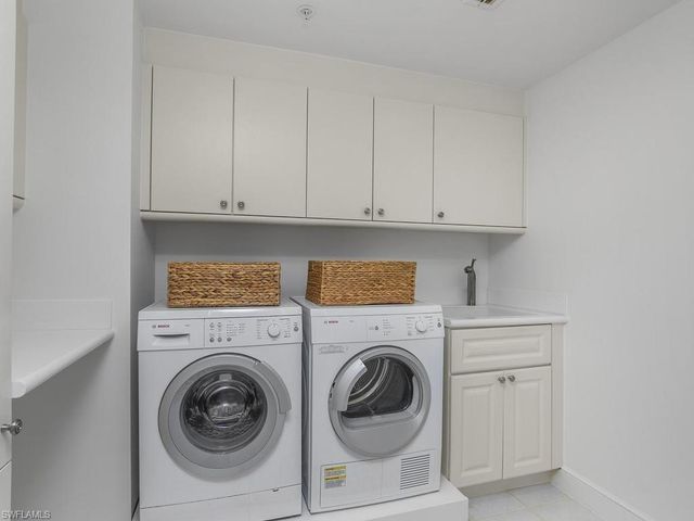 4021 Gulf Shore BLVD N 1103, Naples, FL 34103