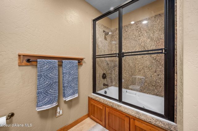 4453 Greenchain LOOP, APT 9, Coeur D'alene, ID 83814