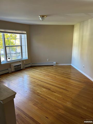 16 Perrin, Saddle River, NJ 07458