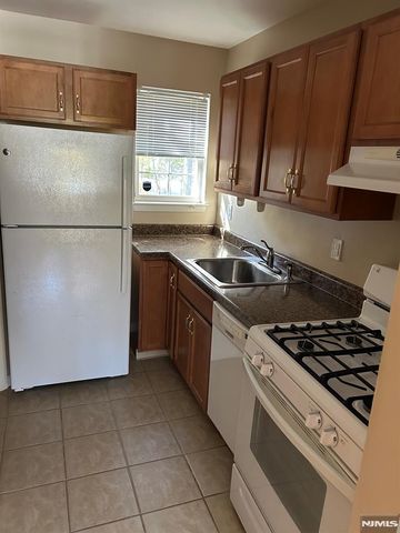 16 Perrin, Saddle River, NJ 07458