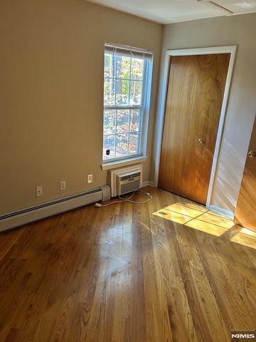 16 Perrin, Saddle River, NJ 07458