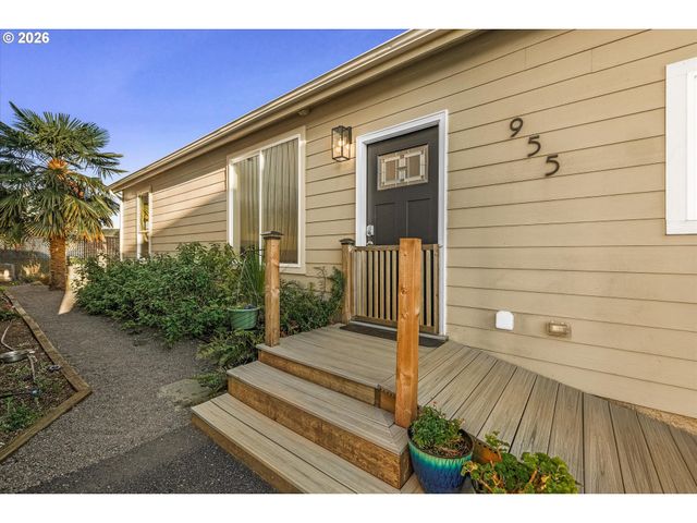 955 Se RIVER VIEW Ln, Waldport, OR 97394