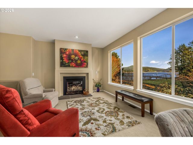 955 Se RIVER VIEW Ln, Waldport, OR 97394