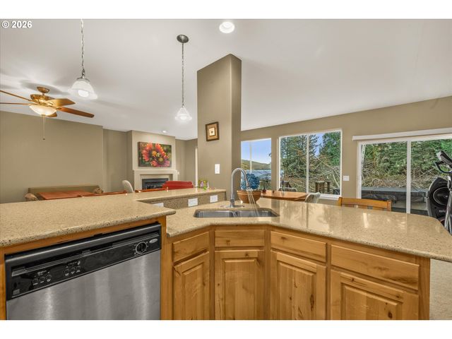 955 Se RIVER VIEW Ln, Waldport, OR 97394