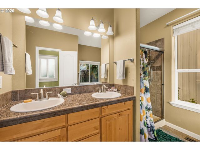 955 Se RIVER VIEW Ln, Waldport, OR 97394