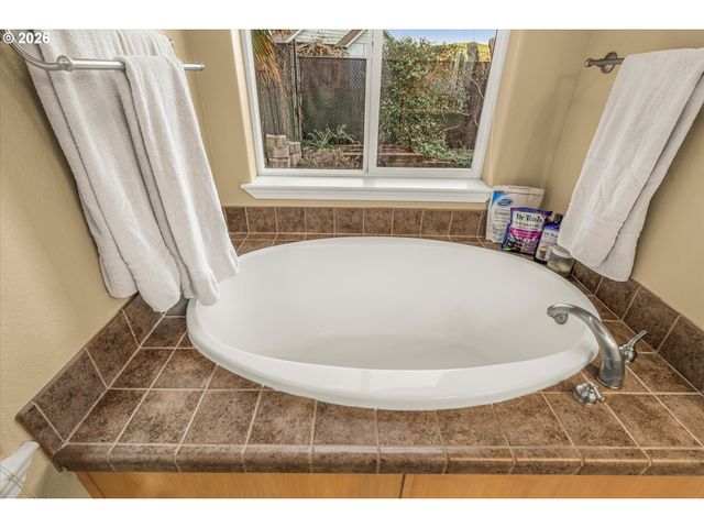 955 Se RIVER VIEW Ln, Waldport, OR 97394