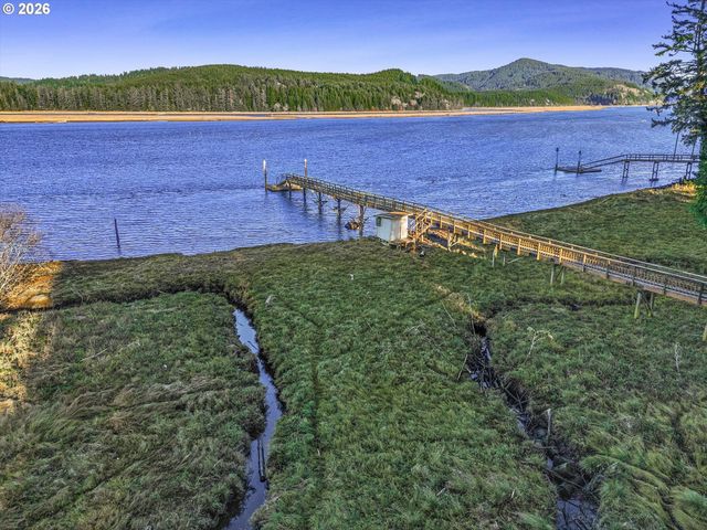 955 Se RIVER VIEW Ln, Waldport, OR 97394
