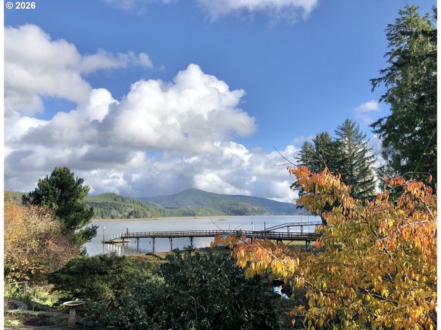 955 Se RIVER VIEW Ln, Waldport, OR 97394