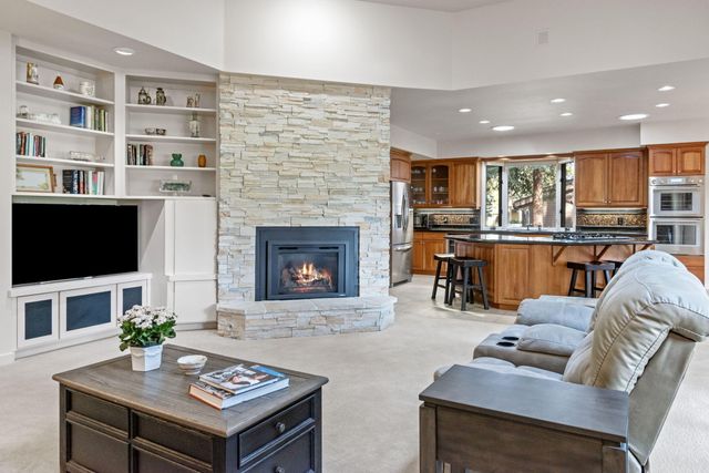 20445 Steamboat Court, Bend, OR 97702