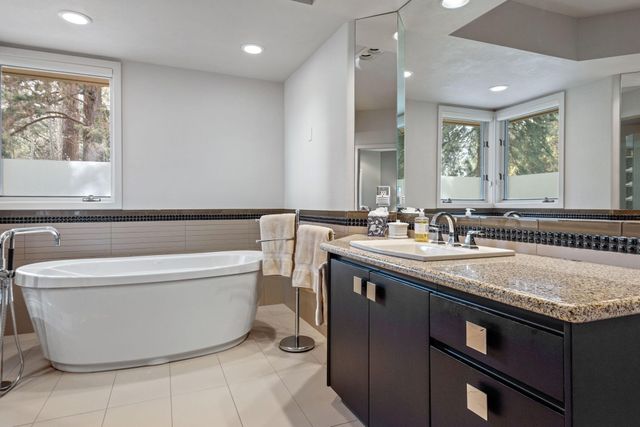 20445 Steamboat Court, Bend, OR 97702
