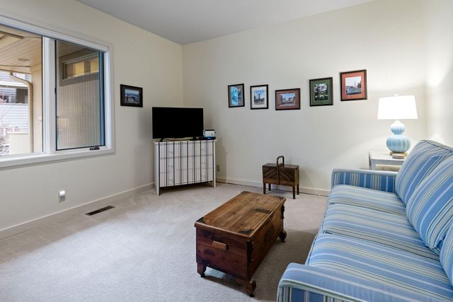 20445 Steamboat Court, Bend, OR 97702