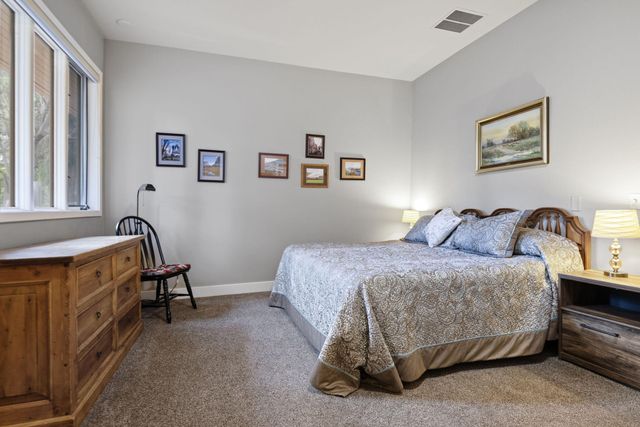 20445 Steamboat Court, Bend, OR 97702
