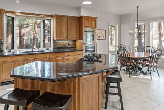 20445 Steamboat Court, Bend, OR 97702