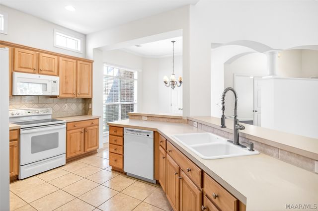 8725 Carillion Place, Montgomery, AL 36117