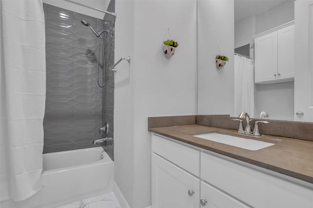 5118 Pine Reach Drive, Houston, TX 77018