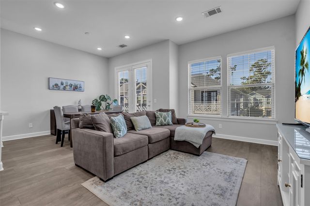 5118 Pine Reach Drive, Houston, TX 77018