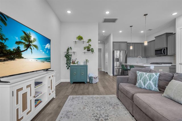 5118 Pine Reach Drive, Houston, TX 77018