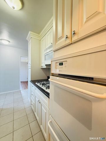 39 Glenbrook Road 5F, Stamford, CT 06902