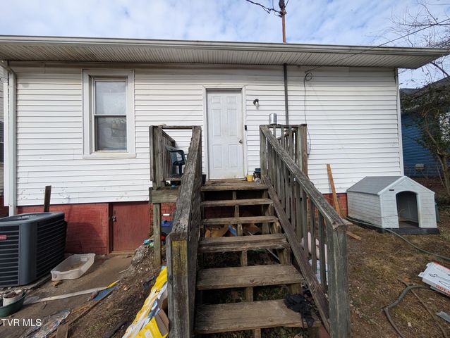 1113 East Center Street, Kingsport, TN 37660