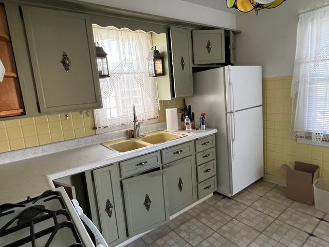 7324 W Myrtle Avenue, Chicago, IL 60631