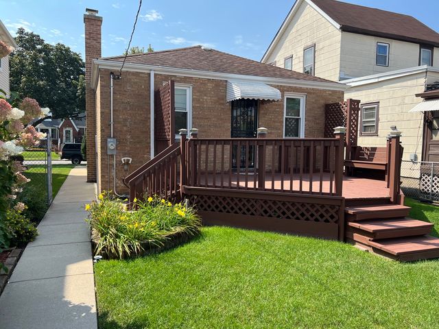 7324 W Myrtle Avenue, Chicago, IL 60631