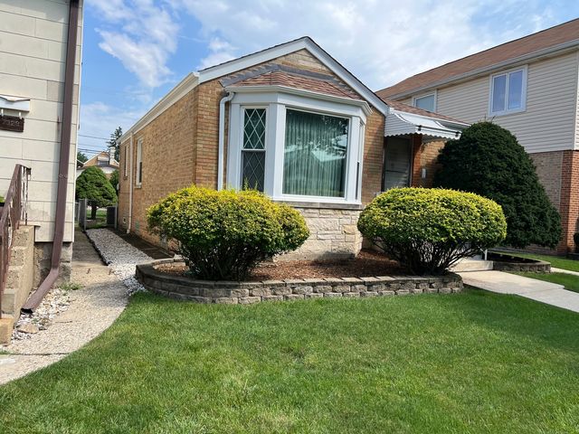 7324 W Myrtle Avenue, Chicago, IL 60631
