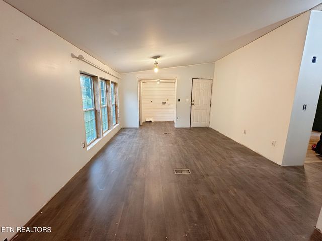 2065 Waldens Creek Rd, Sevierville, TN 37862