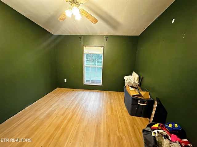 2065 Waldens Creek Rd, Sevierville, TN 37862
