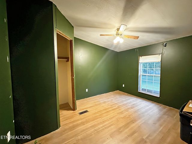 2065 Waldens Creek Rd, Sevierville, TN 37862