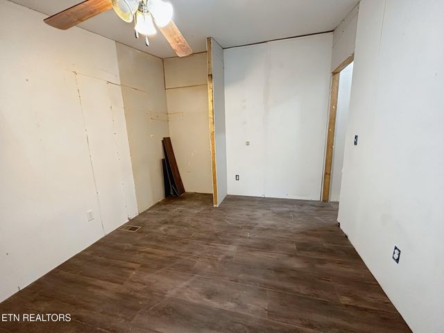 2065 Waldens Creek Rd, Sevierville, TN 37862
