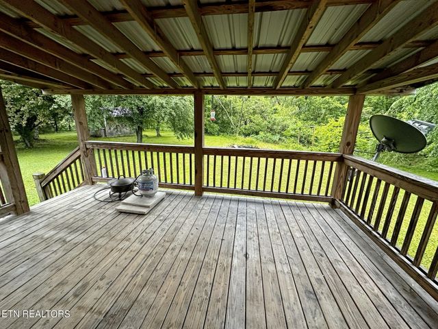 2065 Waldens Creek Rd, Sevierville, TN 37862