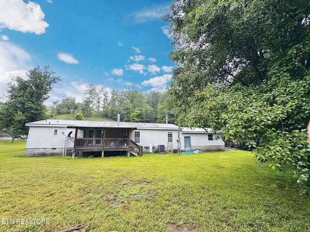 2065 Waldens Creek Rd, Sevierville, TN 37862