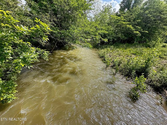2065 Waldens Creek Rd, Sevierville, TN 37862