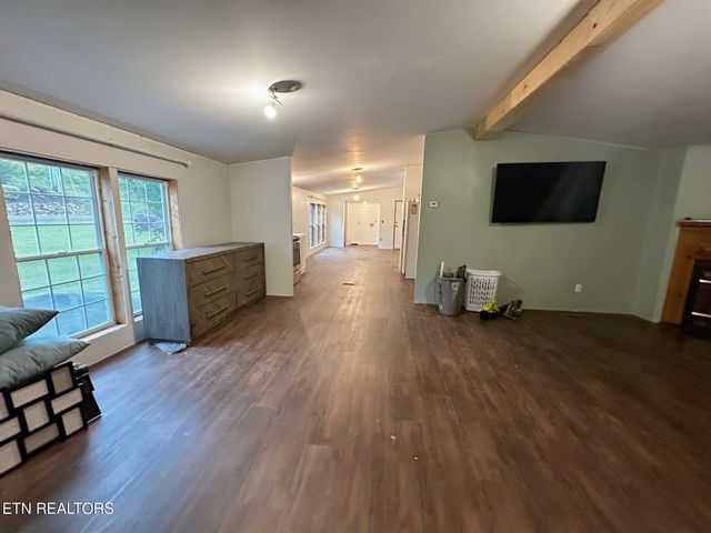 2065 Waldens Creek Rd, Sevierville, TN 37862