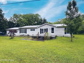 2065 Waldens Creek Rd, Sevierville, TN 37862