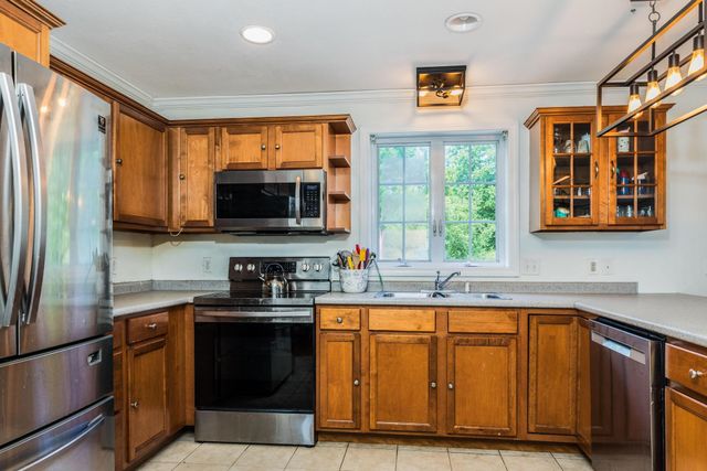 7 Squire Drive, Somersworth, NH 03878
