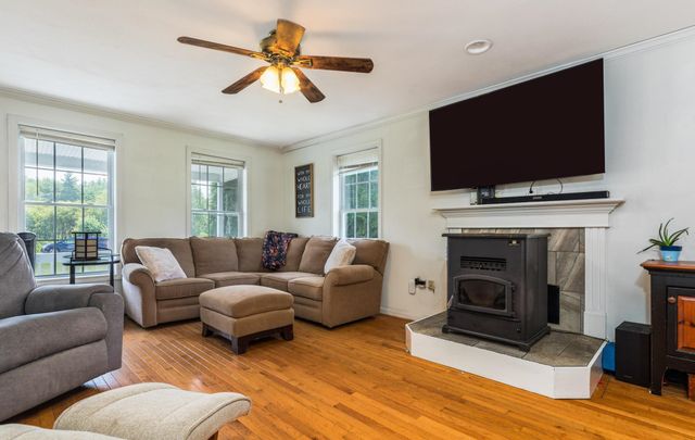 7 Squire Drive, Somersworth, NH 03878