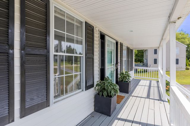 7 Squire Drive, Somersworth, NH 03878