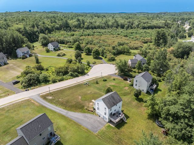 7 Squire Drive, Somersworth, NH 03878