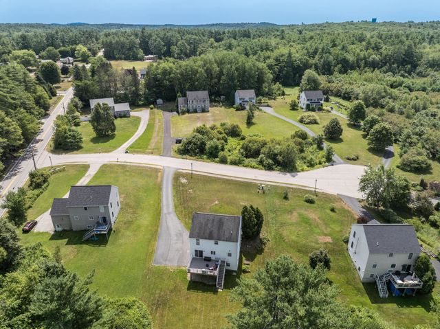 7 Squire Drive, Somersworth, NH 03878