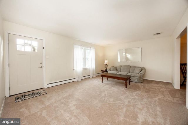 479 DOUGLAS DR, West Chester, PA 19380