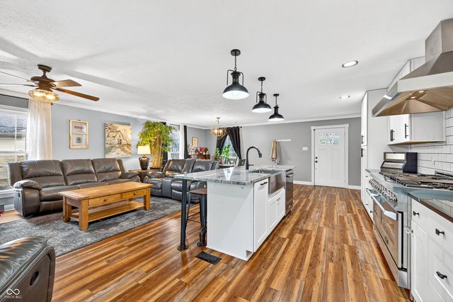 288 S Baldwin Street, Bargersville, IN 46106